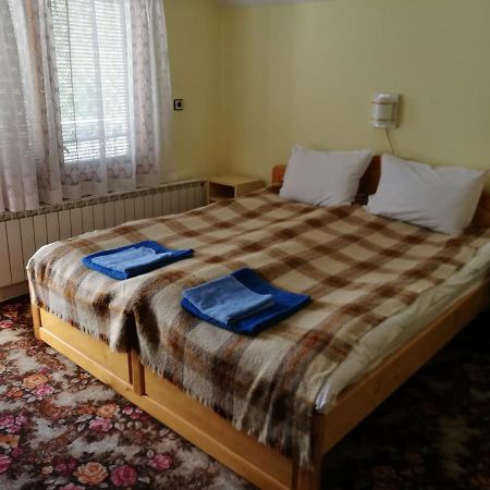 Самостоятелни Стаи В Къща За Гости Балкан Ribaritsa Buitenkant foto